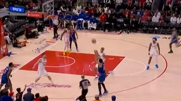 v站体育-唐斯45度三分空心入网，尼克斯第三节开局将分差缩小至8分